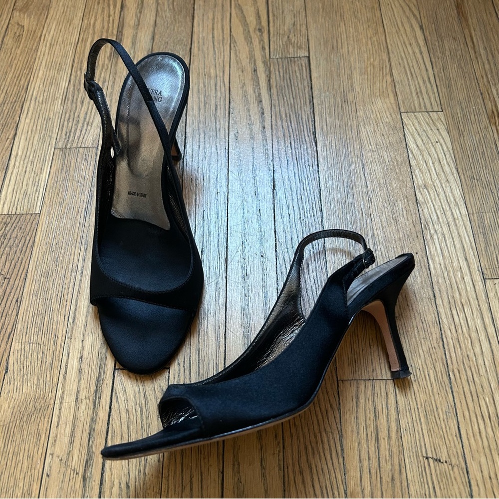 VINTAGE VERA WANG black satin open toe kitten heels